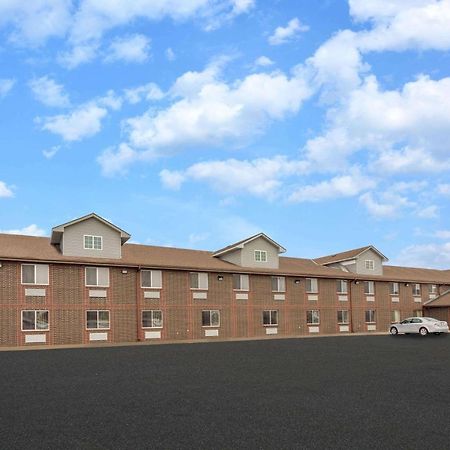 Desoto Inn & Suites Missouri Valley ภายนอก รูปภาพ