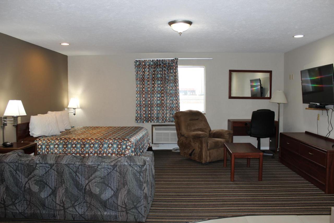 Desoto Inn & Suites Missouri Valley ภายนอก รูปภาพ