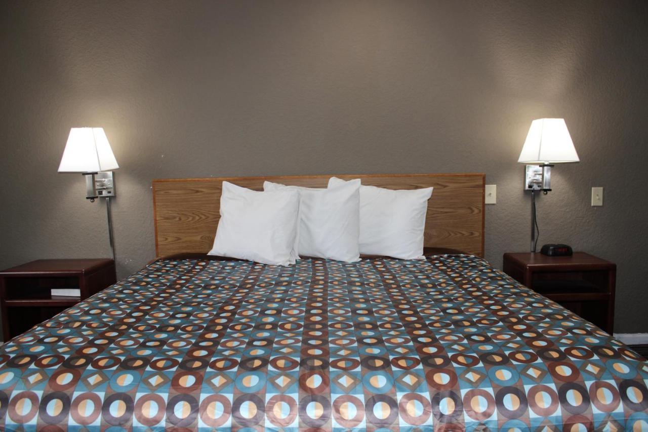 Desoto Inn & Suites Missouri Valley ภายนอก รูปภาพ