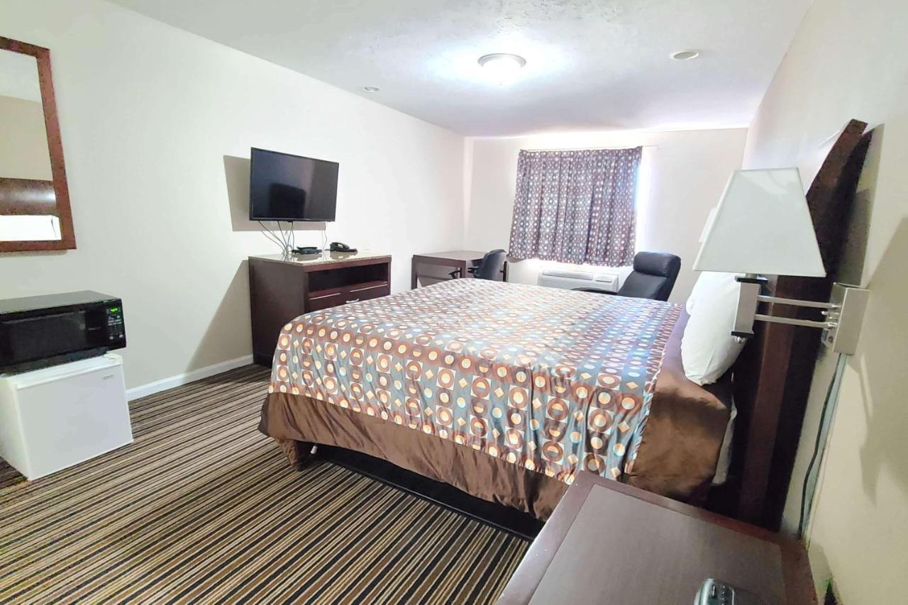 Desoto Inn & Suites Missouri Valley ภายนอก รูปภาพ