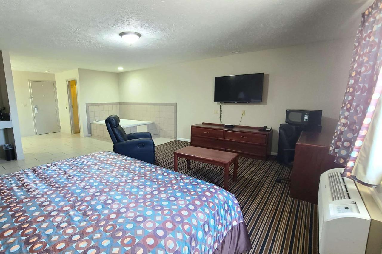 Desoto Inn & Suites Missouri Valley ภายนอก รูปภาพ