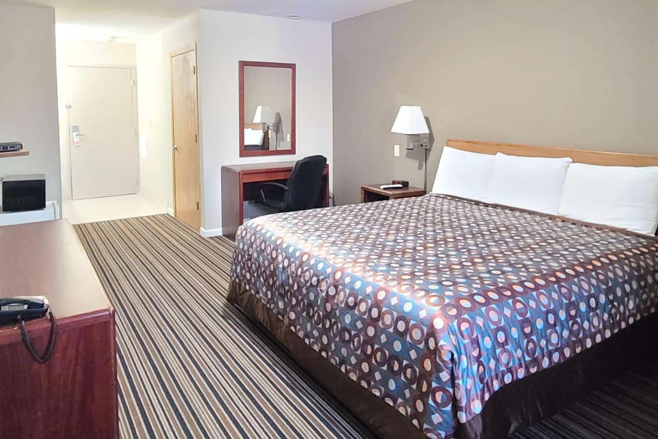 Desoto Inn & Suites Missouri Valley ภายนอก รูปภาพ