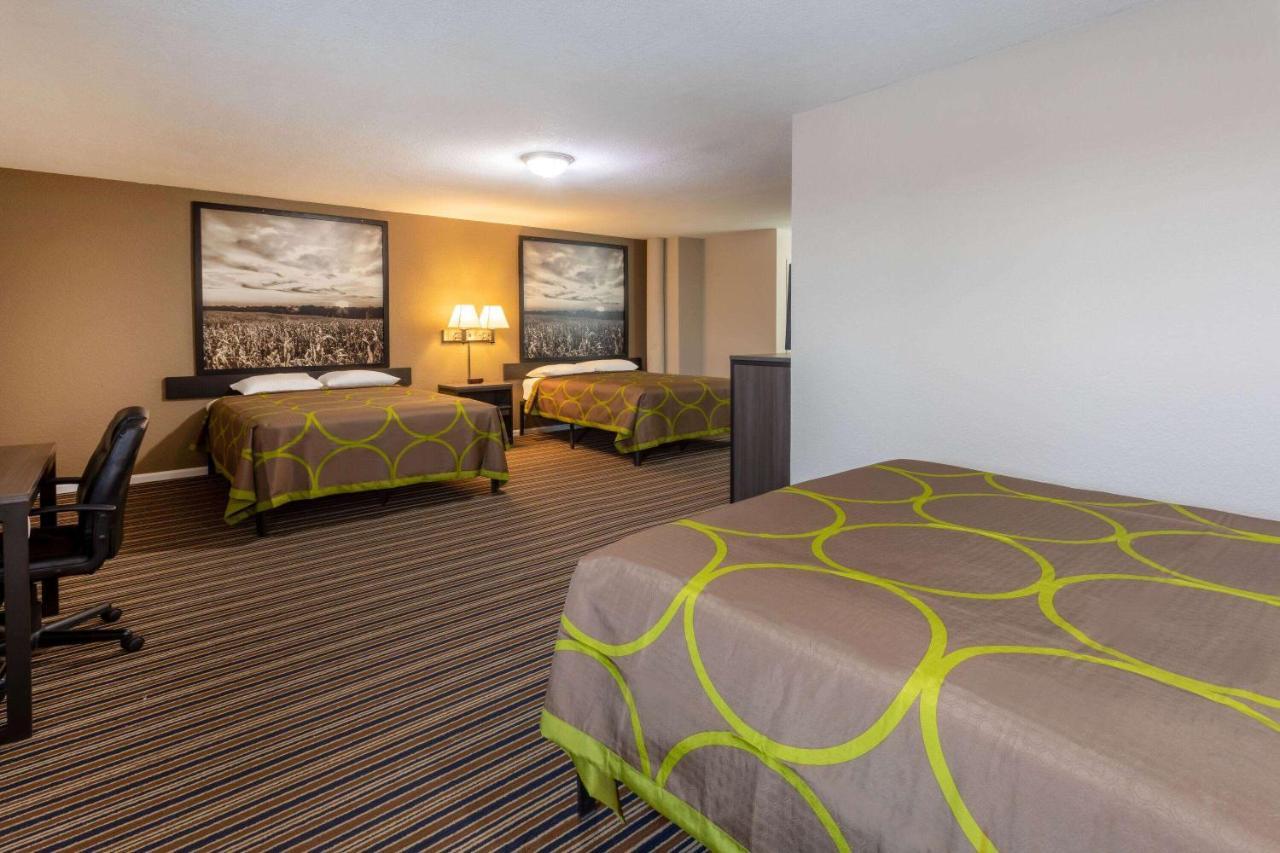Desoto Inn & Suites Missouri Valley ภายนอก รูปภาพ