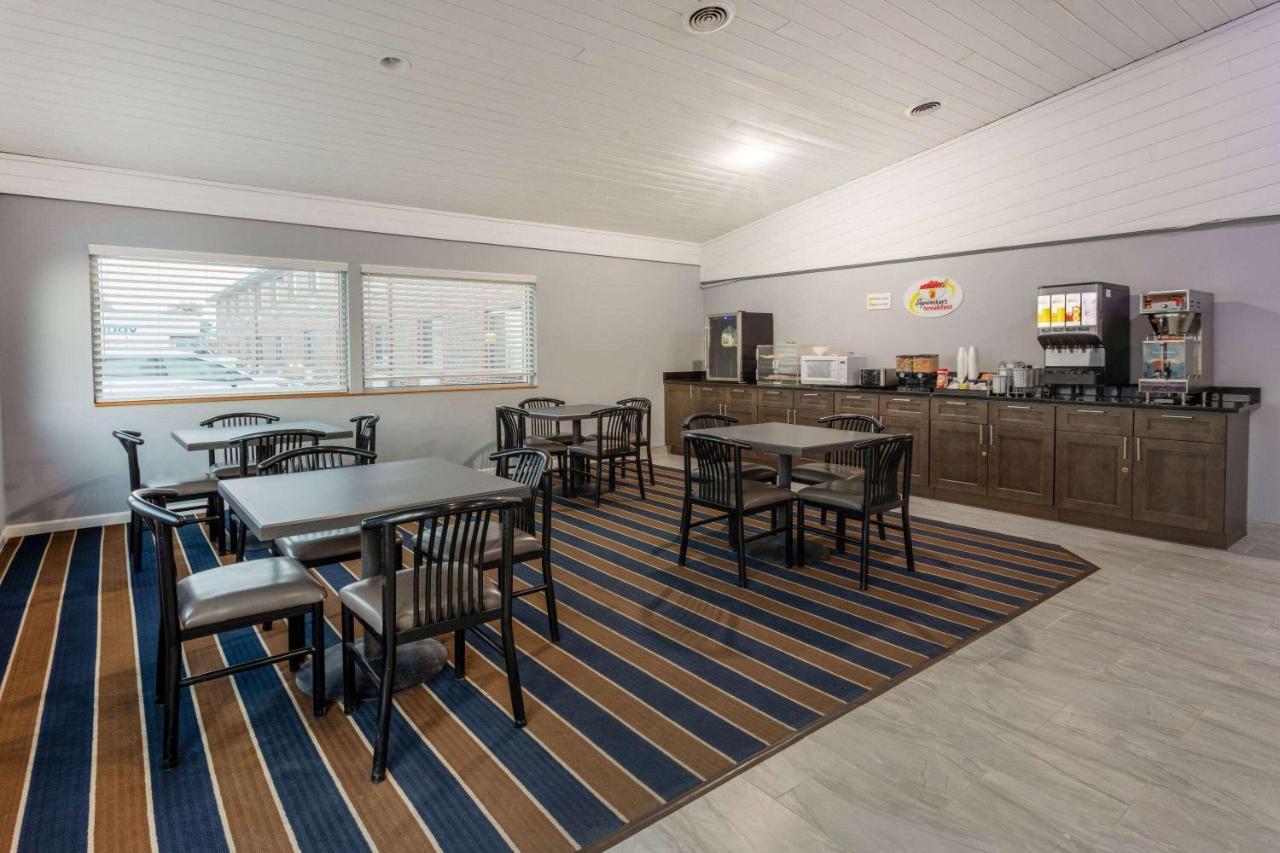Desoto Inn & Suites Missouri Valley ภายนอก รูปภาพ