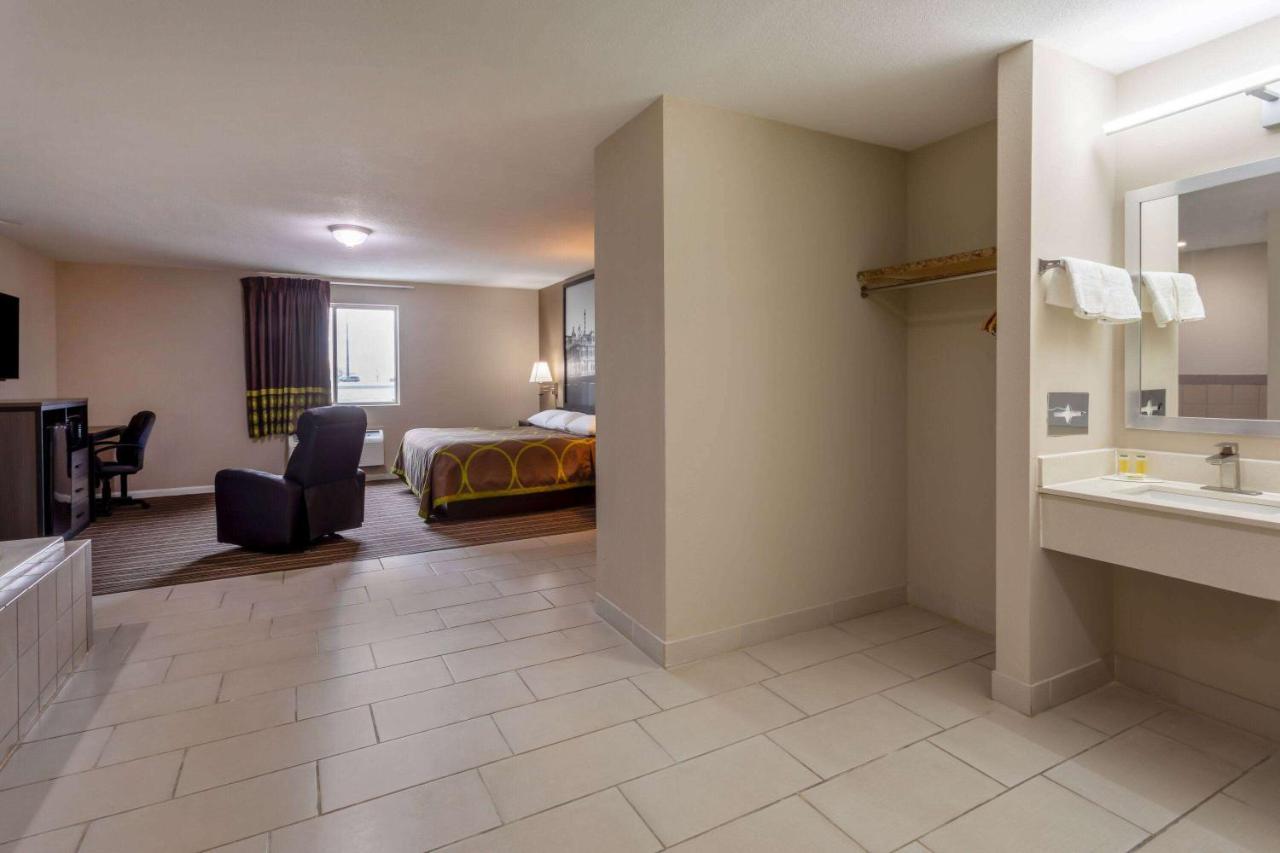 Desoto Inn & Suites Missouri Valley ภายนอก รูปภาพ