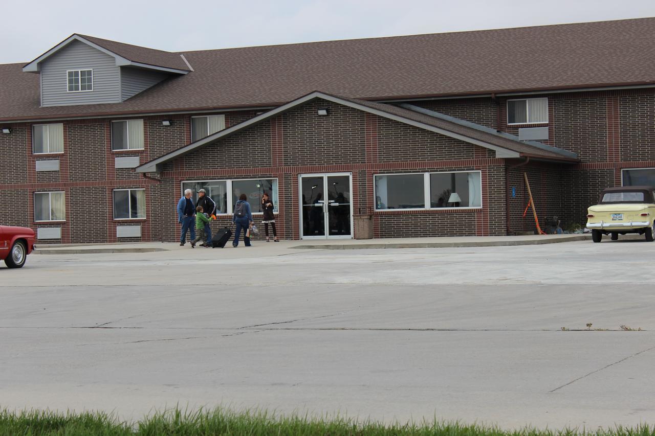 Desoto Inn & Suites Missouri Valley ภายนอก รูปภาพ