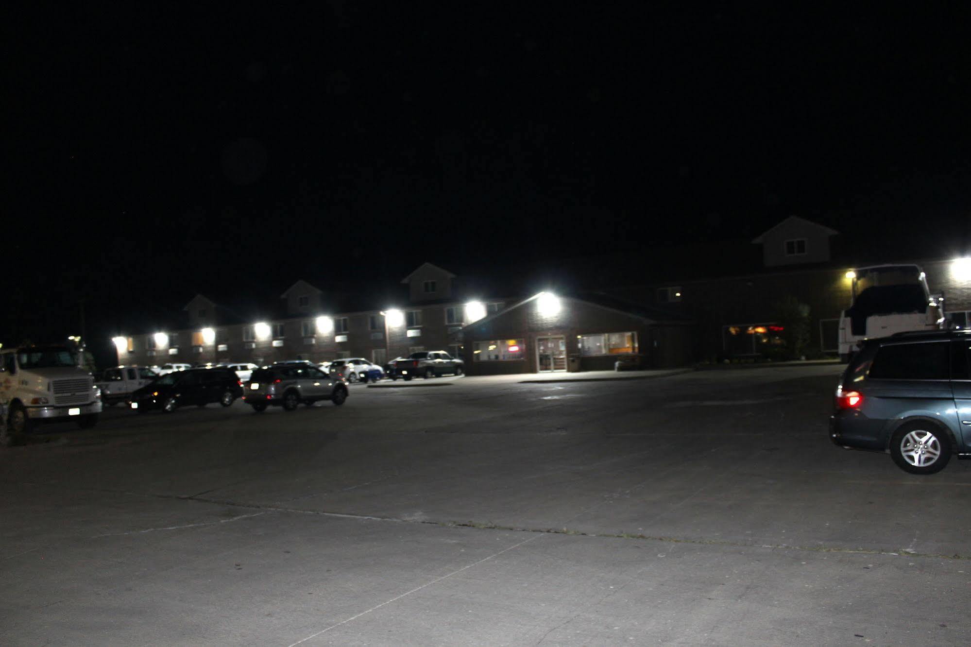 Desoto Inn & Suites Missouri Valley ภายนอก รูปภาพ