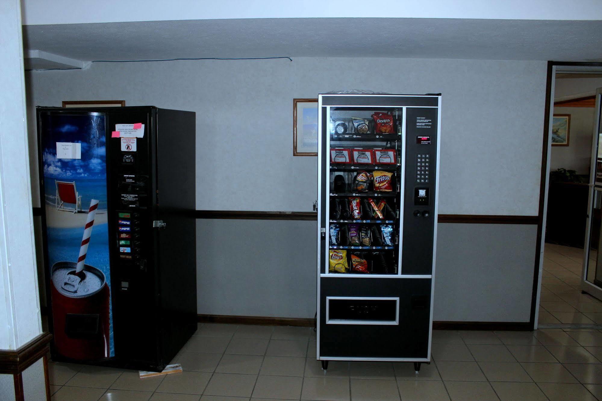 Desoto Inn & Suites Missouri Valley ภายนอก รูปภาพ